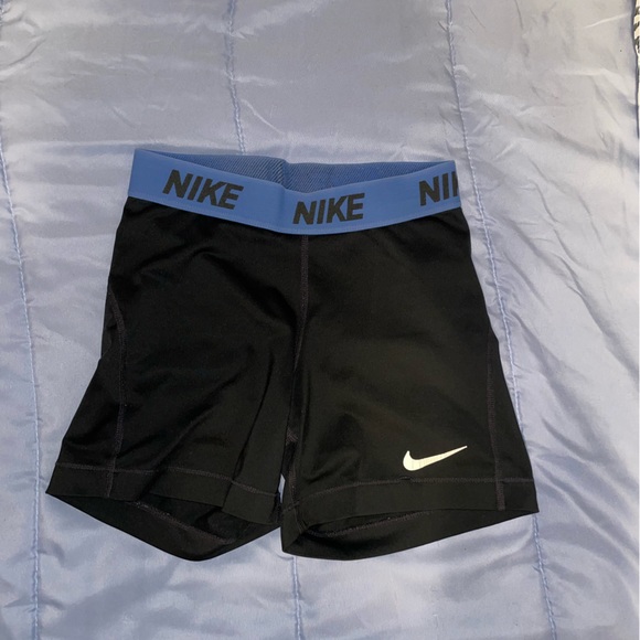 Nike pro shorts - Picture 1 of 7